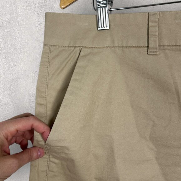 NWT Old Navy Everyday Short Womens Size 16 Taupe Tan Beige Relaxed Fit NEW Plus - Picture 3 of 15
